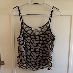 Light cropped tank top blouse